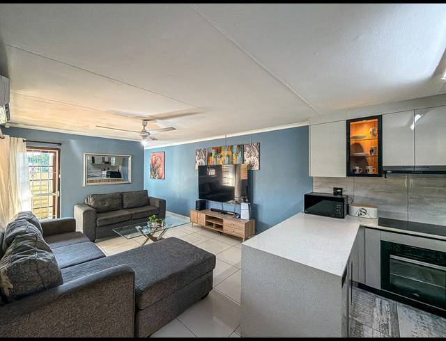 2 BEDROOM TOWNHOUSE FOR SALE IN AMANZIMTOTI